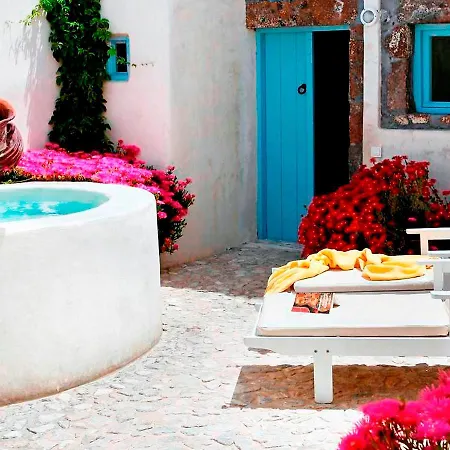 Ivi * Megalochori (Santorini)